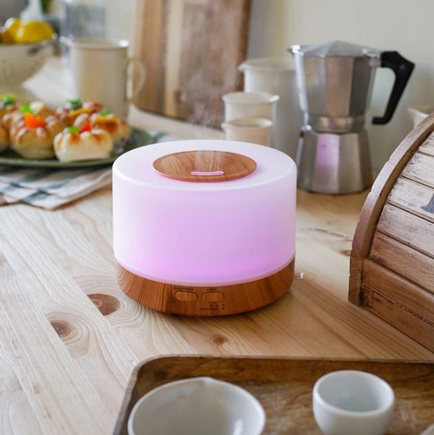 Humidificador Ultrasónico Difusor de Aroma con Tanque de 500ml, Luz LED Configurable y Control Remoto